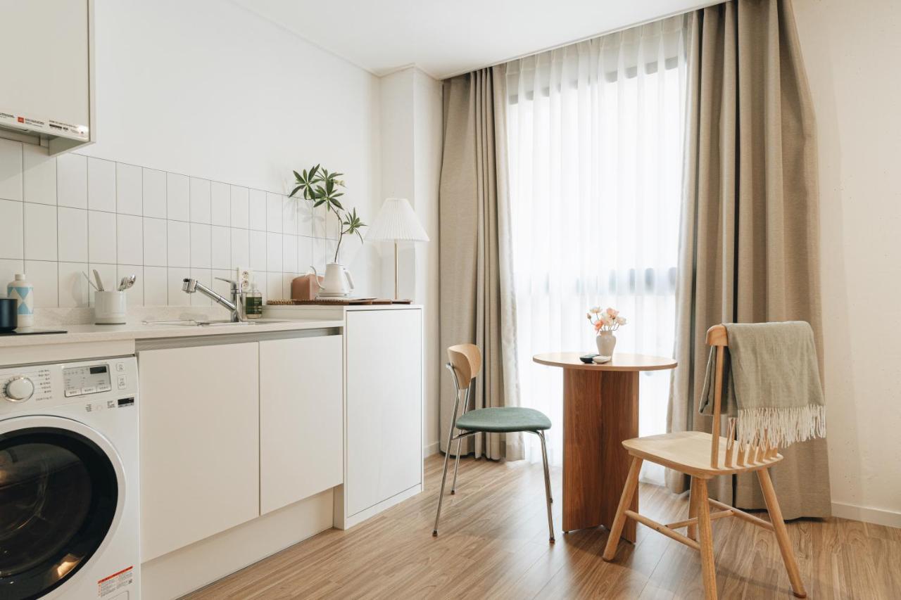 Urbanstay Boutique Ikseon Сеул Экстерьер фото