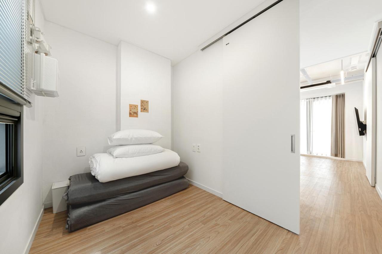 Urbanstay Boutique Ikseon Сеул Экстерьер фото